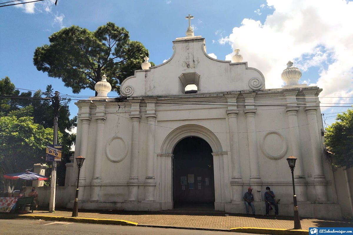 What to see and visit in Izalco. Nuestra Señora de la Asunción Church.