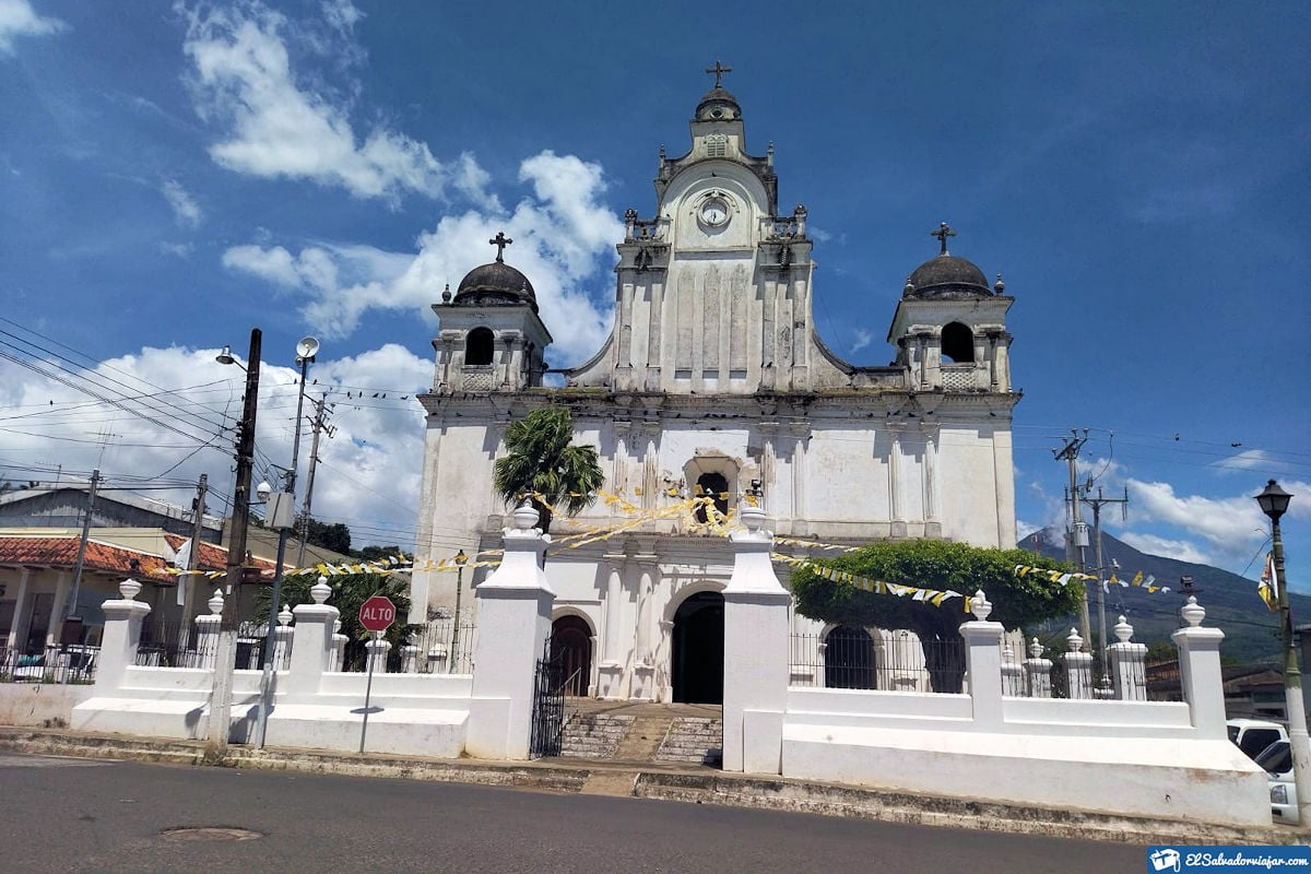 Visiting Nuestra Señora de los Dolores Church in Izalco.