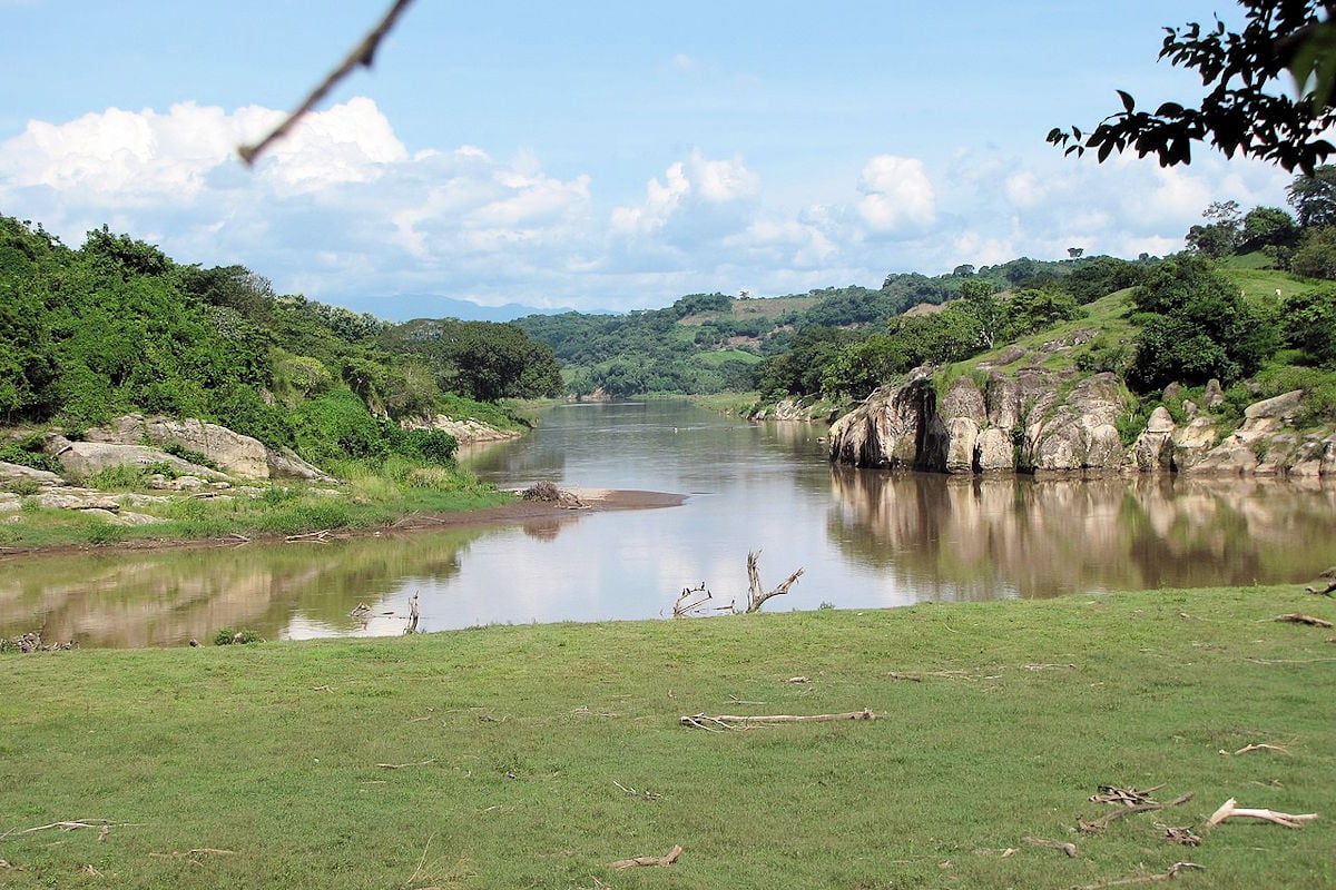 Places near Ilobasco. Titihuapa River.