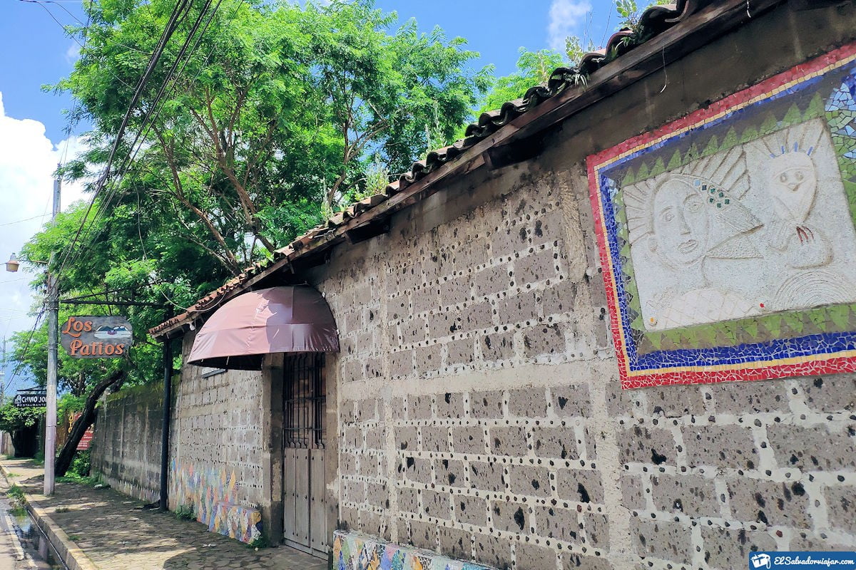 Visit Salcoatitán villages of El Salvador. 