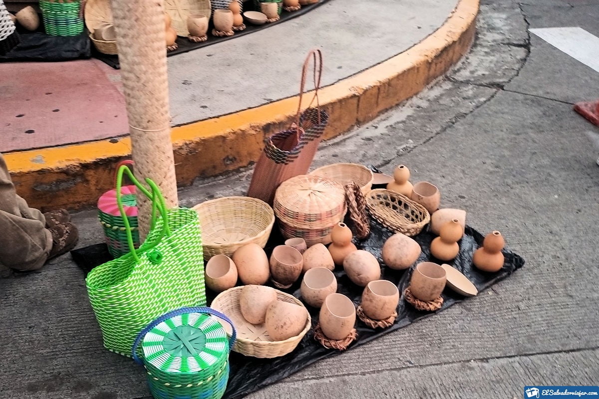 Street vending in Antiguo Cuscatlán