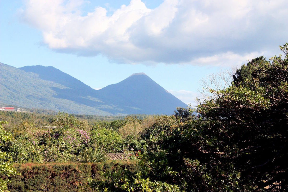 What to do in Sonsonate. Route of the Flowers. Izalco Volcano from Juayúa.