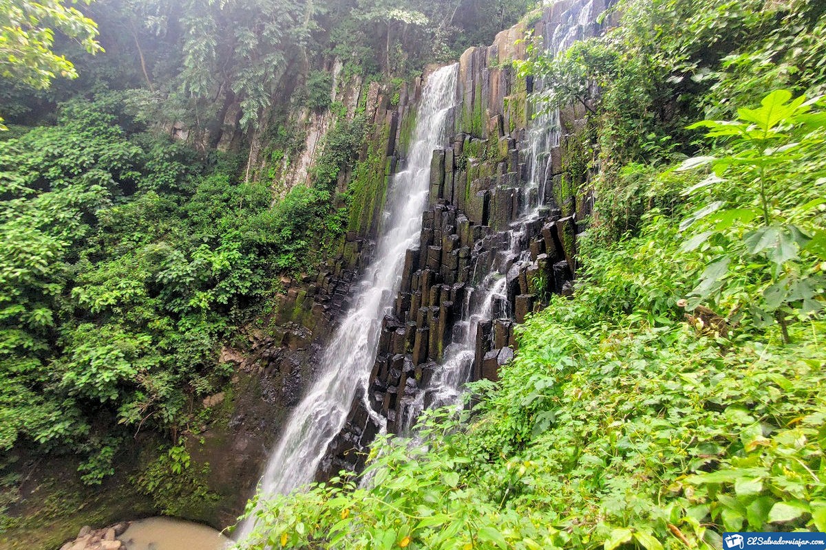 Los Tercios. Waterfalls of El Salvador.