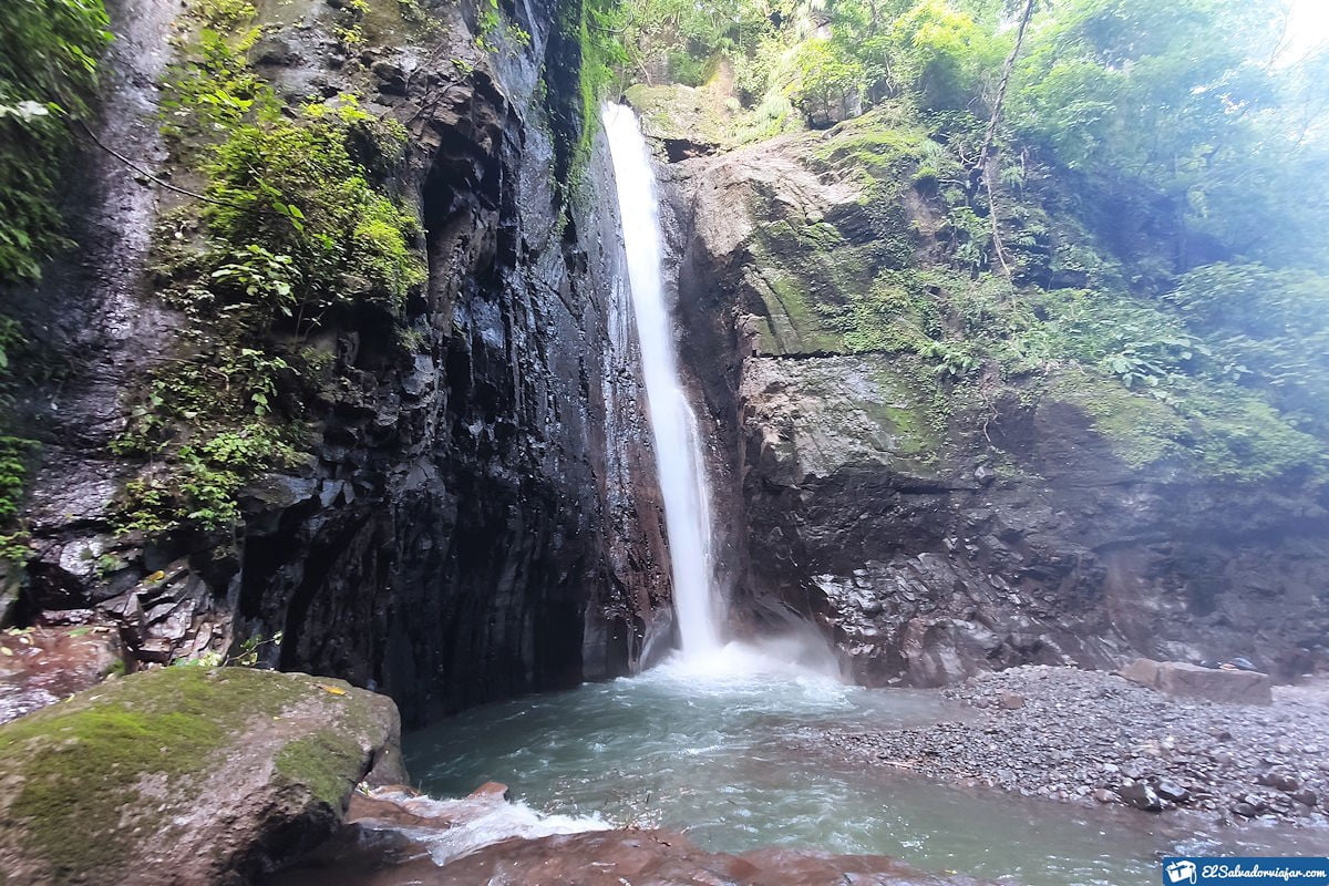 Places to visit in Tamanique. Tamanique Waterfalls.