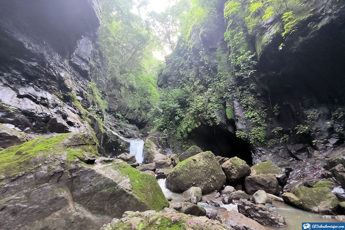 Tamanique Waterfall Trails