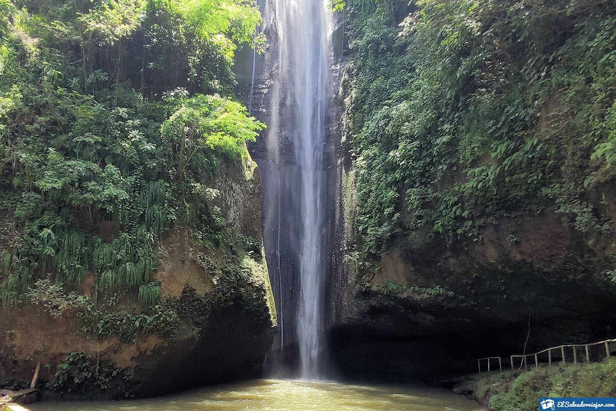 Visit El Escuco Waterfall