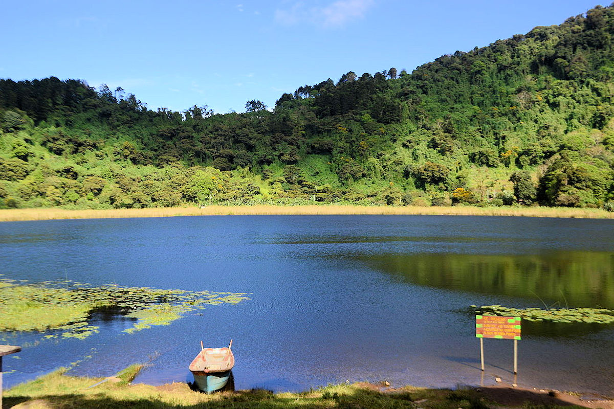 Green lagoon in Apaneca