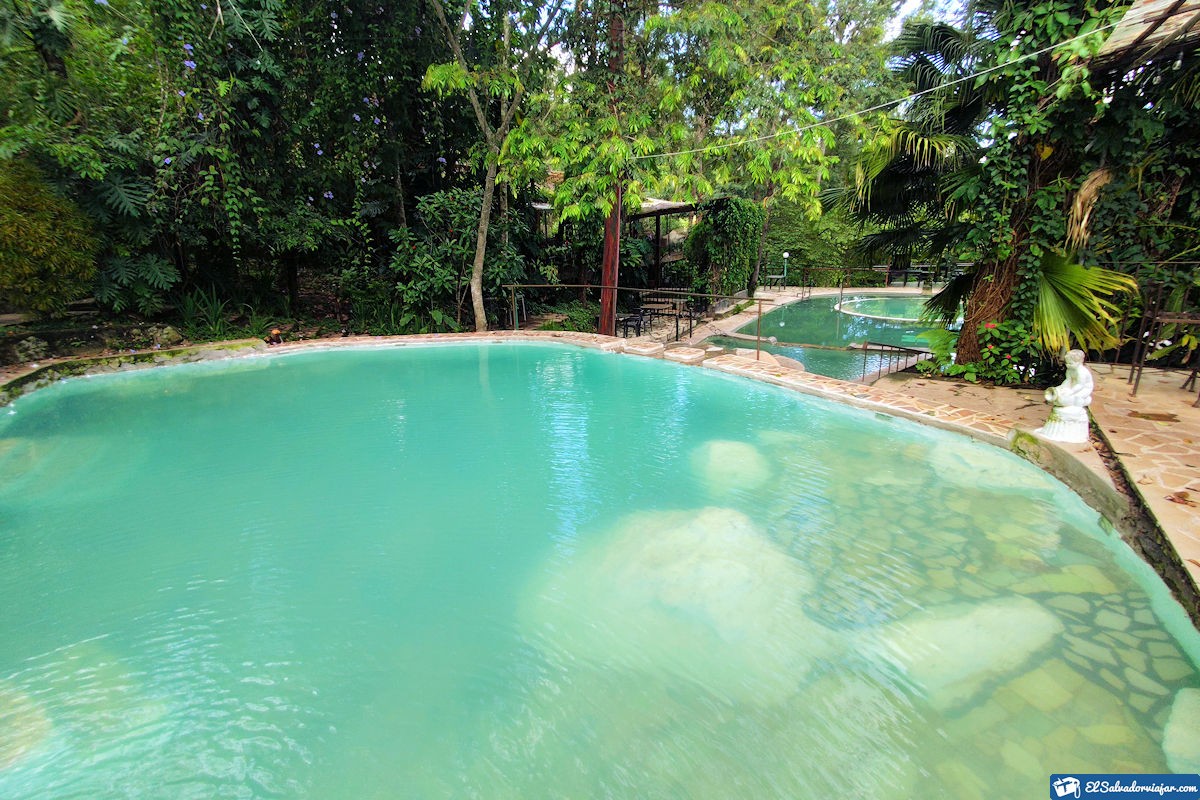 Visit the aquatic Parks of El Salvador. Santa Teresa Thermals.