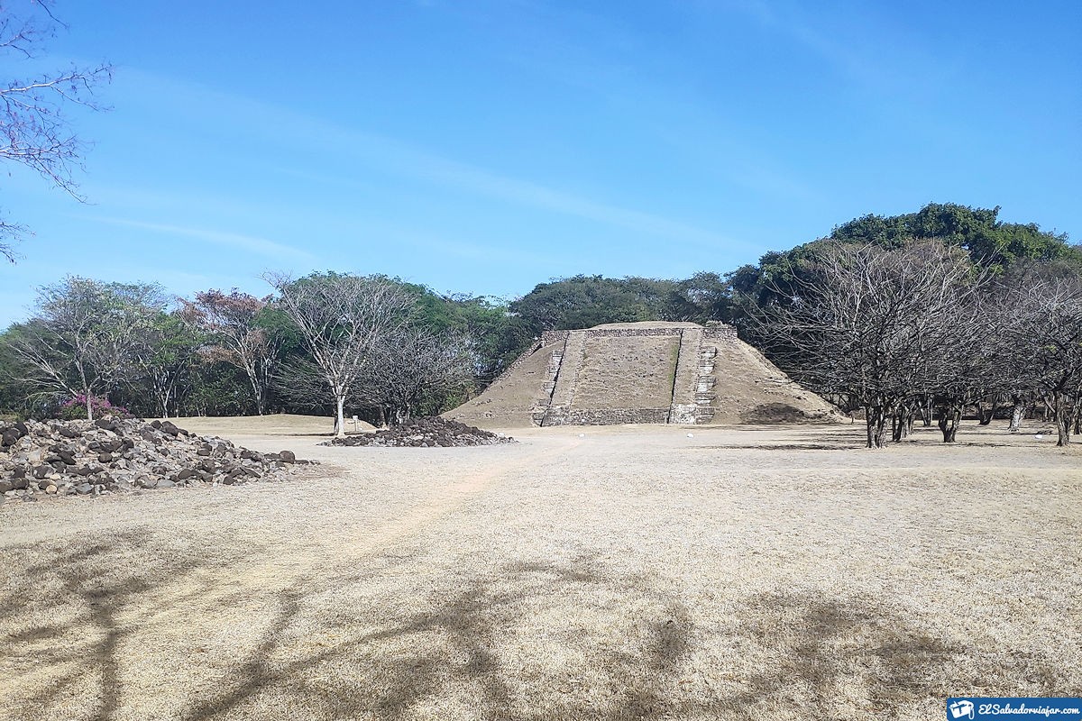 Visit the Cihuatán Archaeological Site.