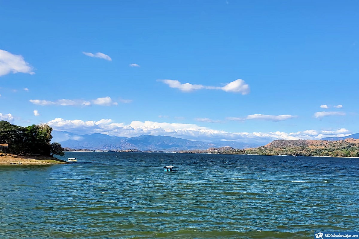 Lake Suchitlán.