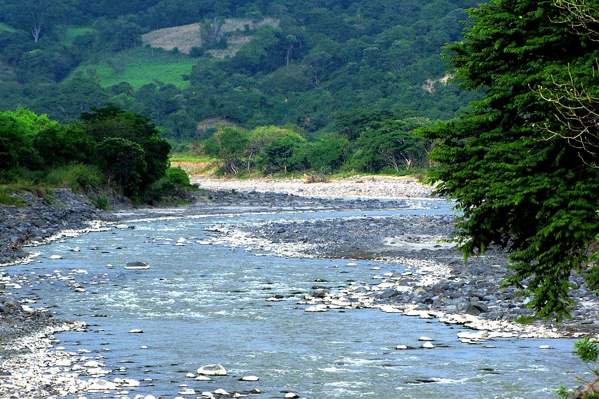 Jiboa River in La Paz