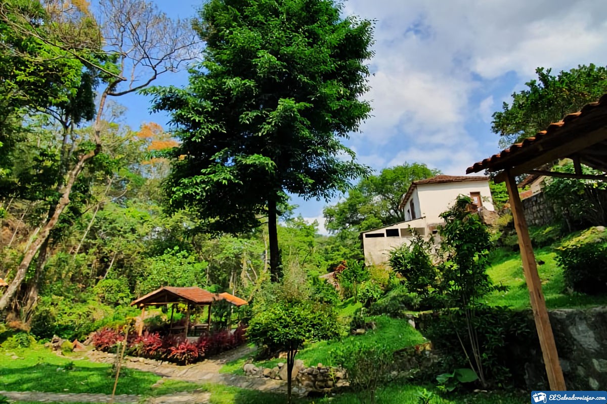 Hacienda in Montecristo