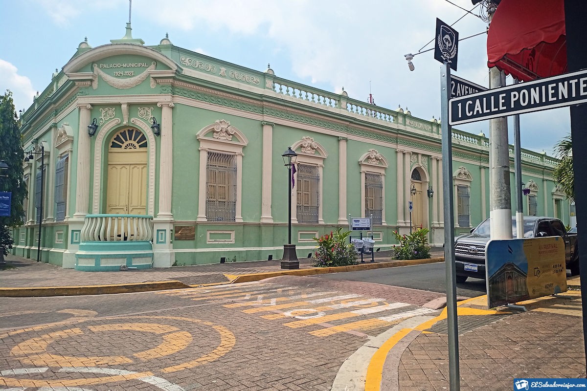 Santa Tecla Municipal Palace