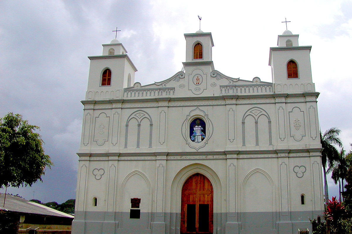What to visit in Ahuachapán. Nuestra Señora de la Asunción Parish.