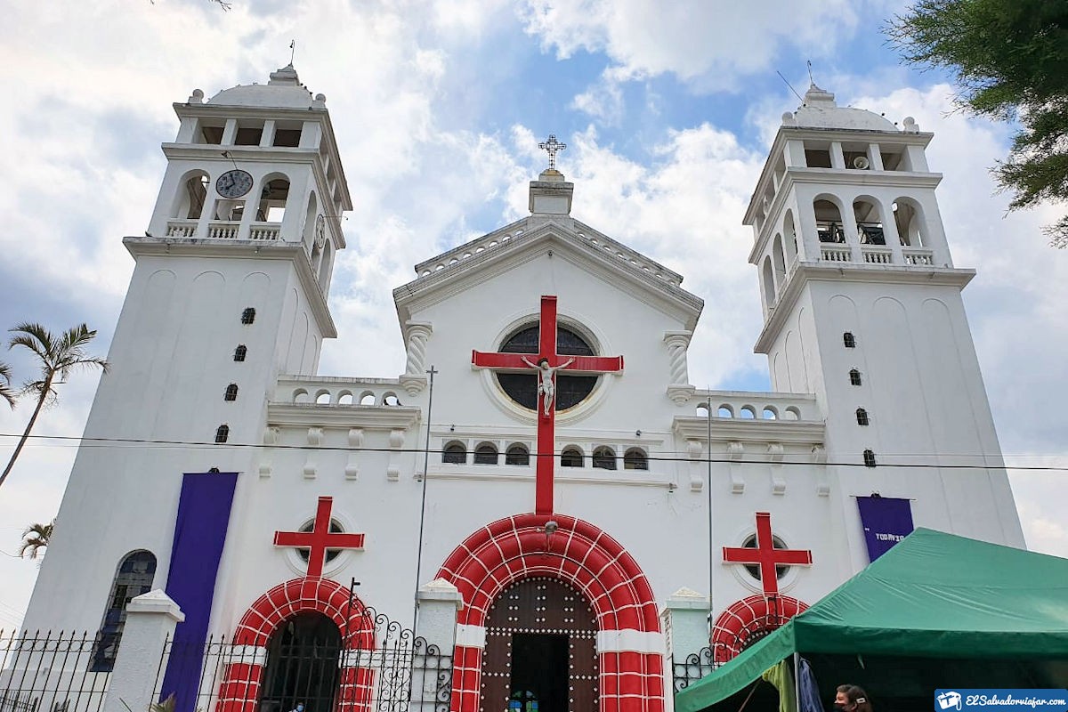 Parroquia Santa Lucía en Juayúa