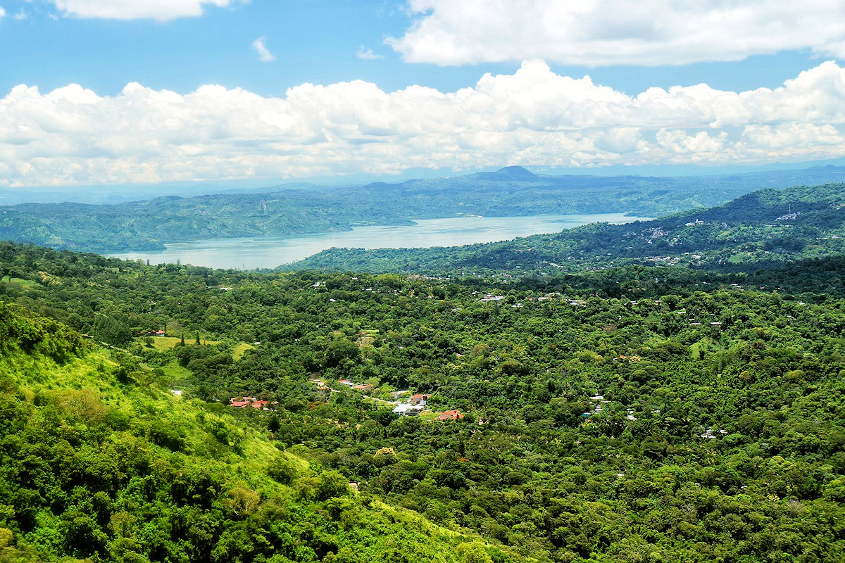 Lago de Ilopango en San Salvador
